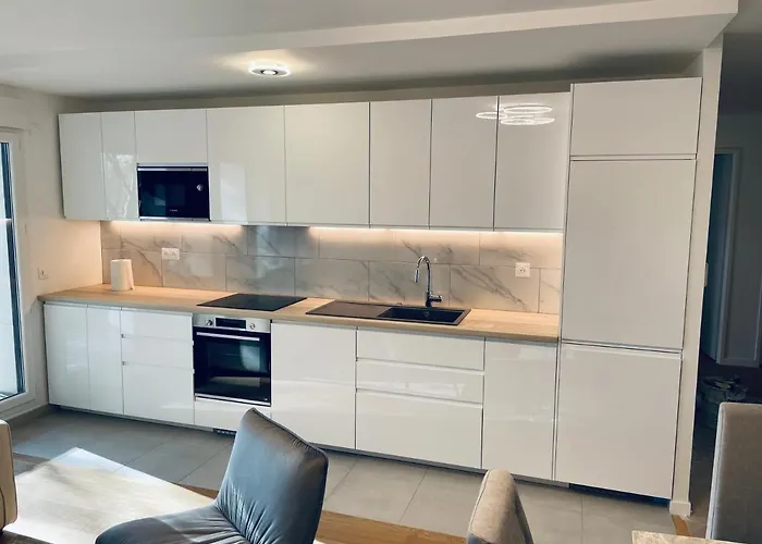 5 Pieces Luxe A 300M De Paris Et Proche Stade De France Avec Parking Exclusif