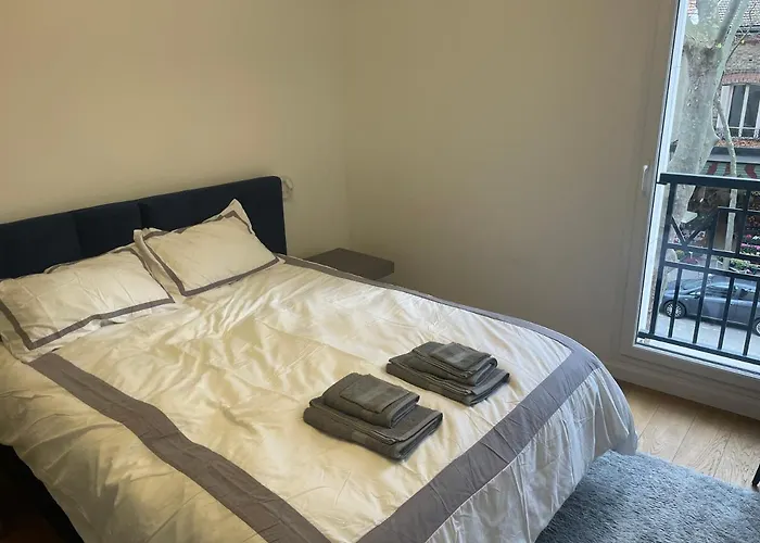 5 Pieces Luxe A 300M De Paris Et Proche Stade De France Avec Parking Exclusif