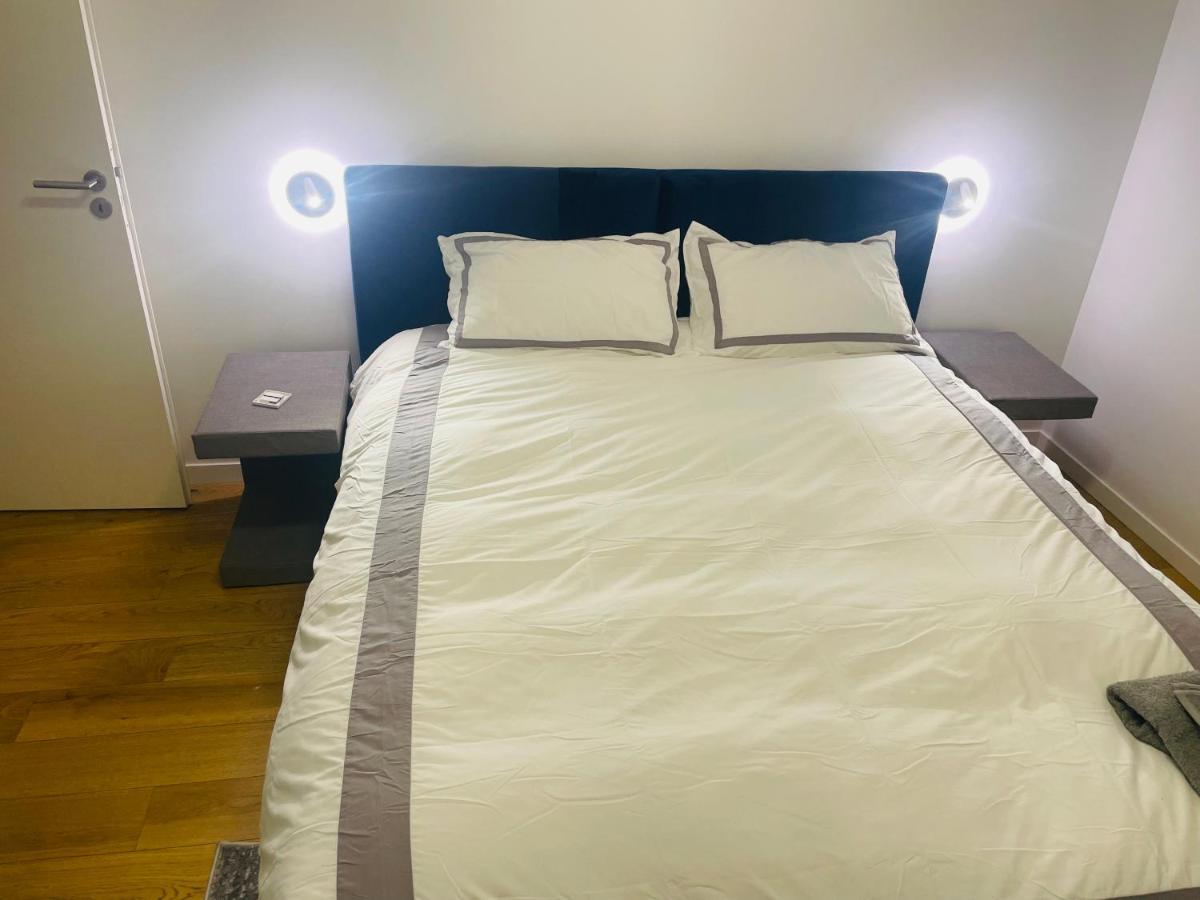 5 Pieces Luxe A 300m De Paris Et Proche Stade De France Avec Parking Exclusif Apartment Saint-Ouen (Seine-Saint-Denis)