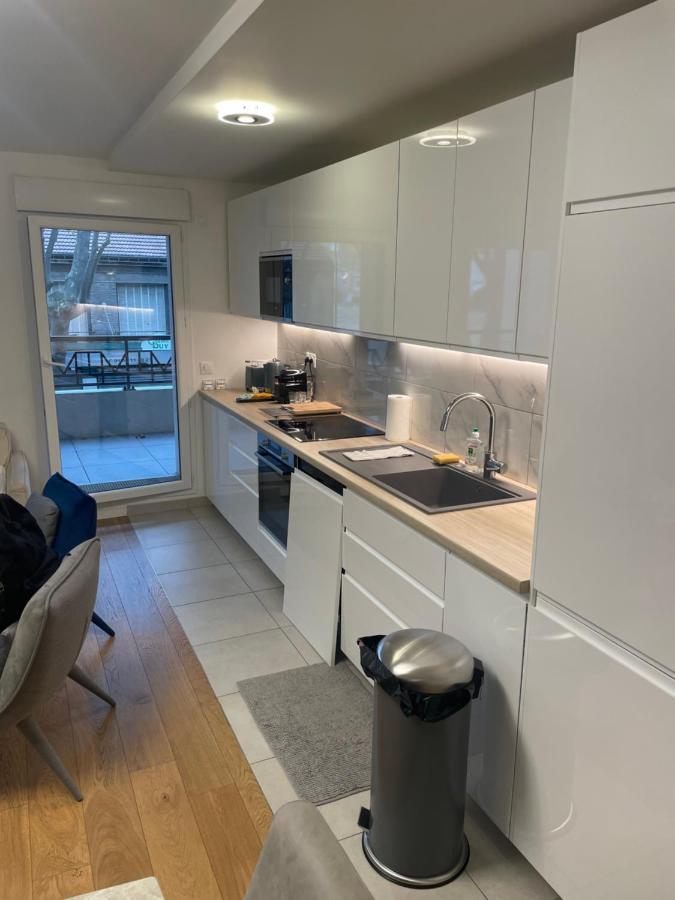 Apartment 5 Pieces Luxe A 300m De Paris Et Proche Stade De France Avec Parking Exclusif