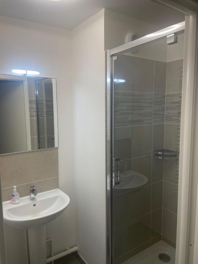 Apartment 5 Pieces Luxe A 300m De Paris Et Proche Stade De France Avec Parking Exclusif Saint-Ouen (Seine-Saint-Denis)